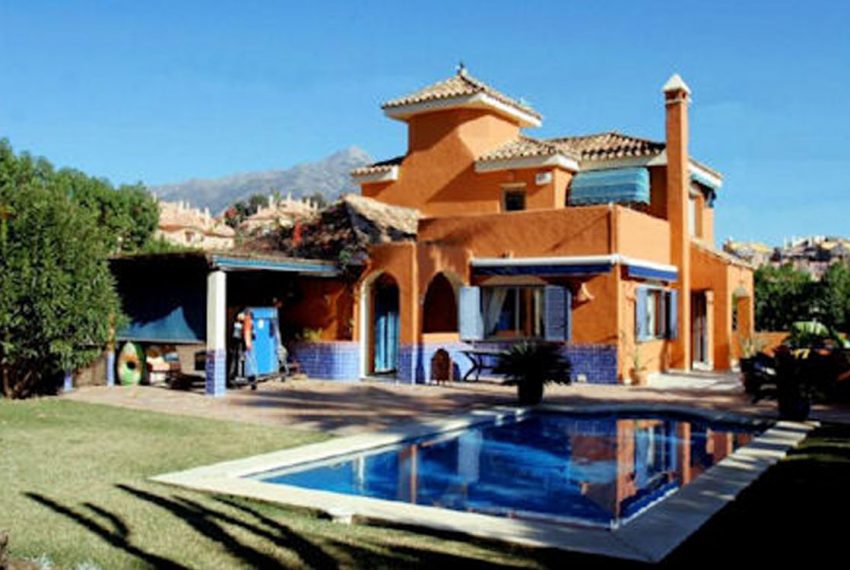 featured Villa i Marbella til salg Nueva Andalucia
