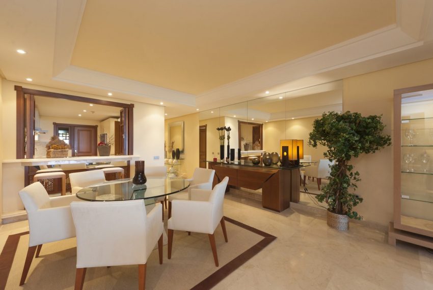 luksus-first-line-strand-lejligheder-los-monteros-livingroom