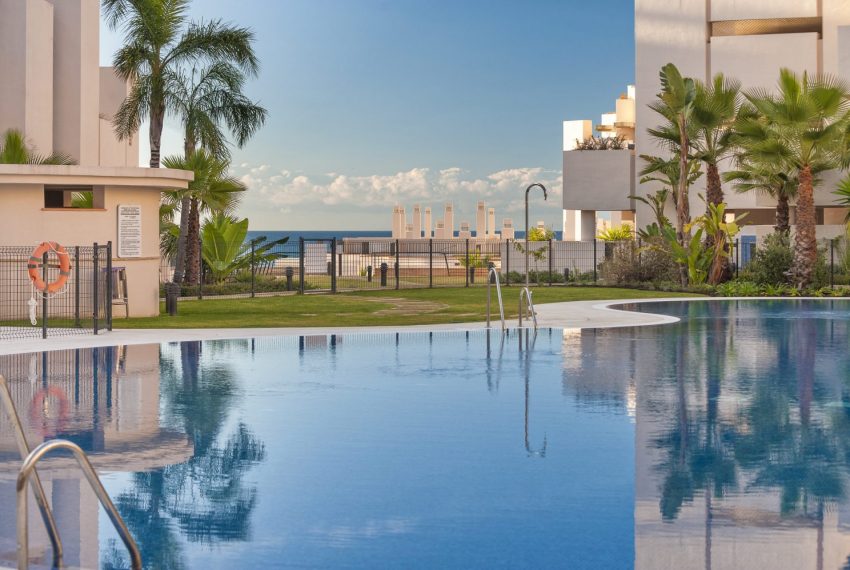 luksus-first-line-strand-lejligheder-nær-marbella-swimmingpool2
