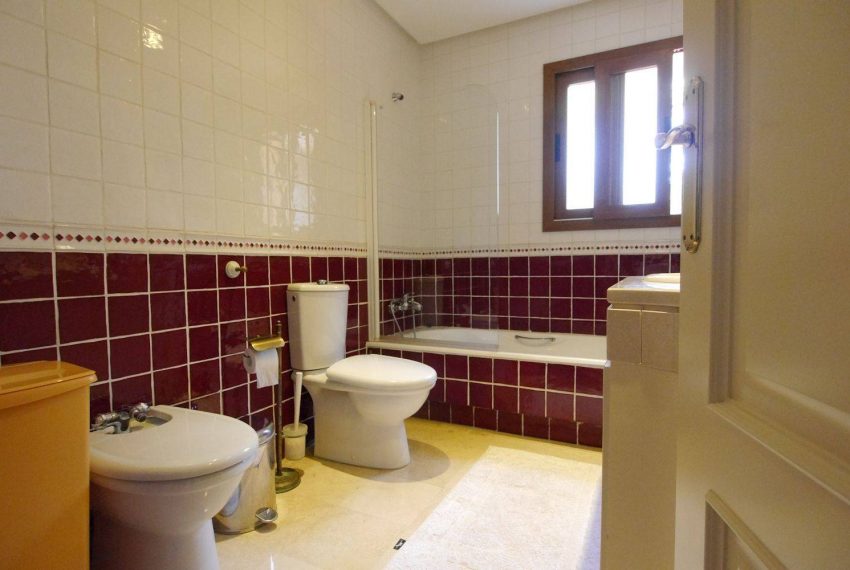 Flot-villa-naer-Marbella-bathroom4
