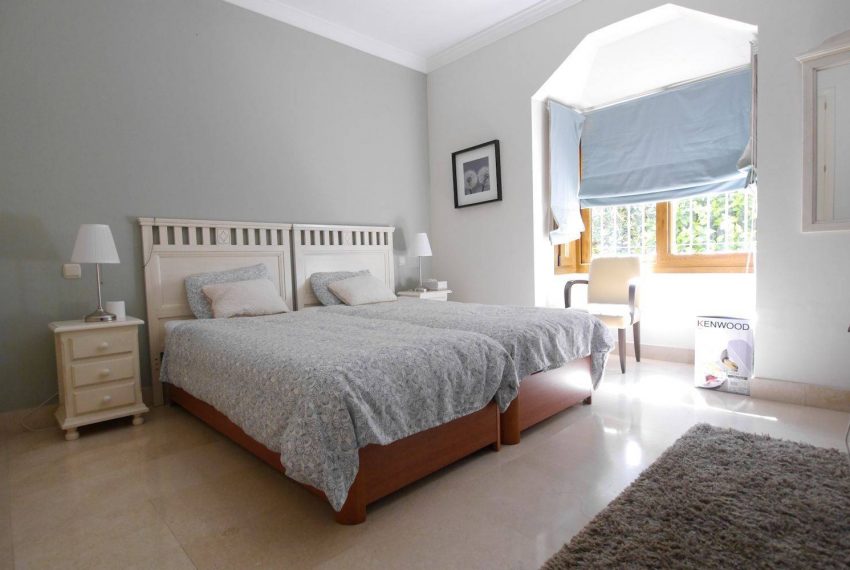 Flot-villa-naer-Marbella-bedroom2