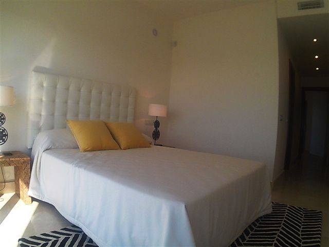 Helt-ny-villa-til-salg-Atalaya-bedroom2