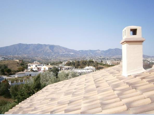 Land-Villa-til-salg-i-Mijas-roofview