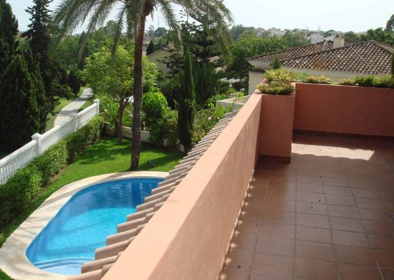 Luksus-frontline-golf-Villa-Marbella-roofterrace