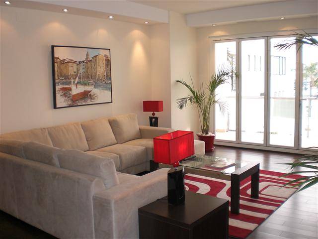rummelig-luksus-lejlighed-puerto-Banus-livingroom1