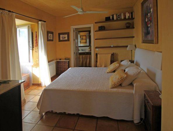 rustic-villa-i-marbesa-til-salg-bedroom