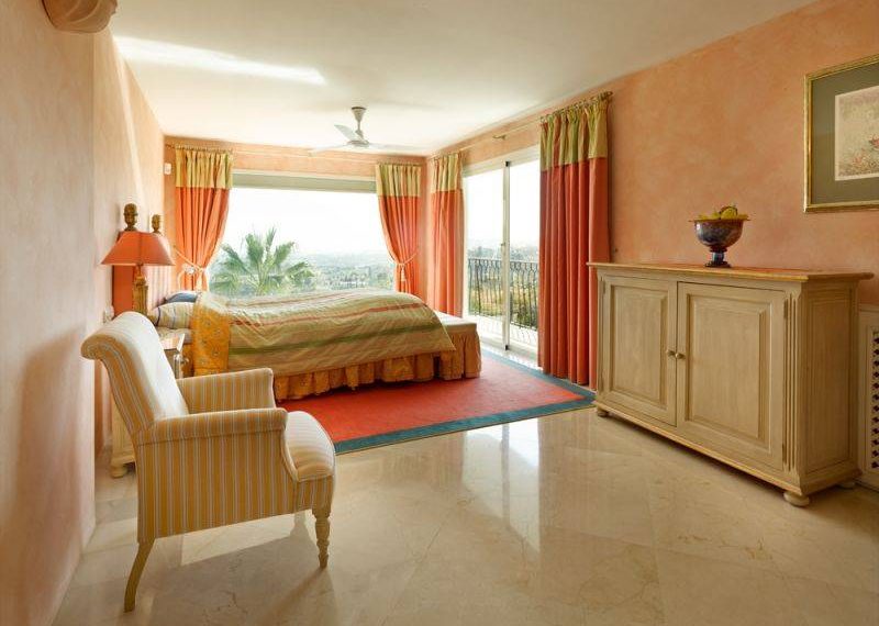 stunning-villa-til-salg-La-Quinta-bedroom3