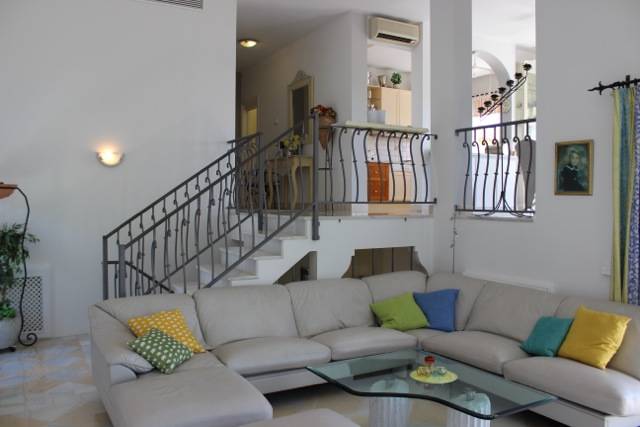 stunning-villa-til-salg-La-Quinta-livingroom