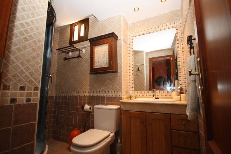 Fantastisk-Villa-til-salg-i-Marbella-bathroom