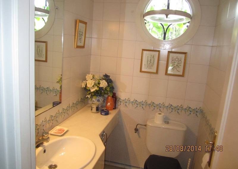 Hus-til-salg-i-Cabopino-bathroom