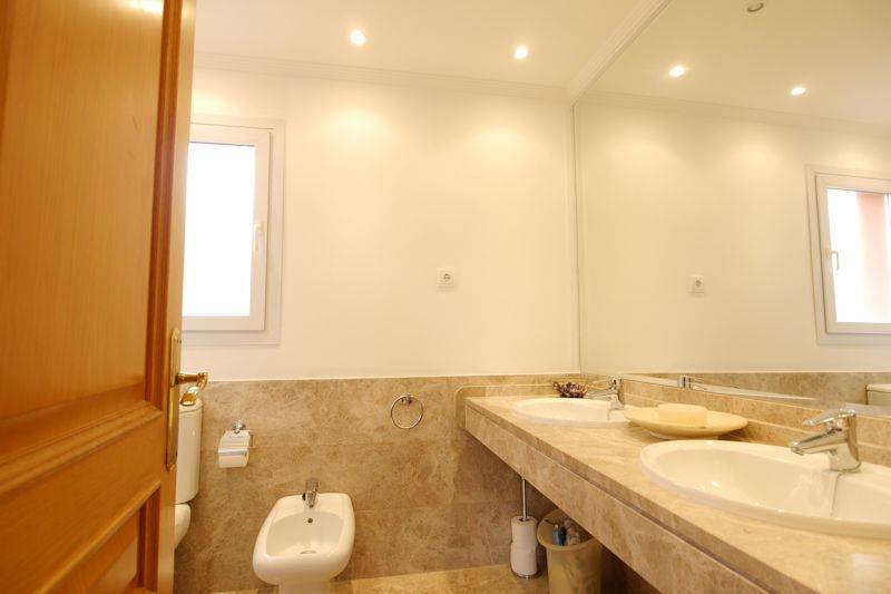 Hus-til-salg-i-Santa-Clara-Marbella-bathroom1