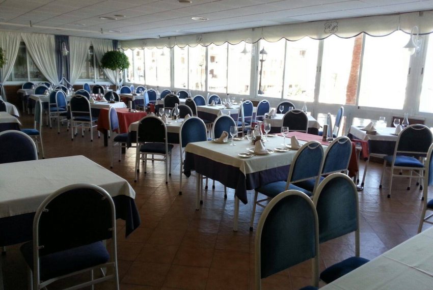 Restaurant-til-salg-freehold-i-La-Duquesa-tables4