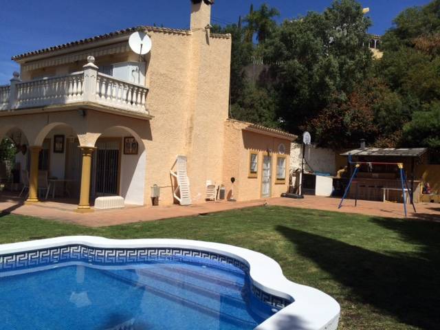 Smuk-Villa-til-salg-i-Marbella-main