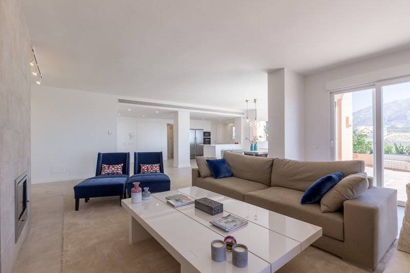 Smuk-lejlighjed-til-salg-i-Marbella-livingroom1