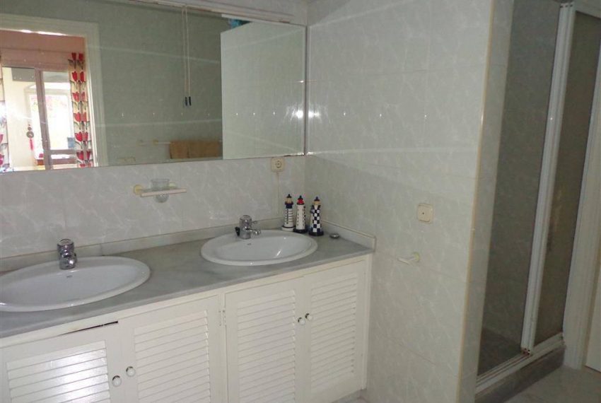 Villa-i-Calahonda-til-salg-bathroom