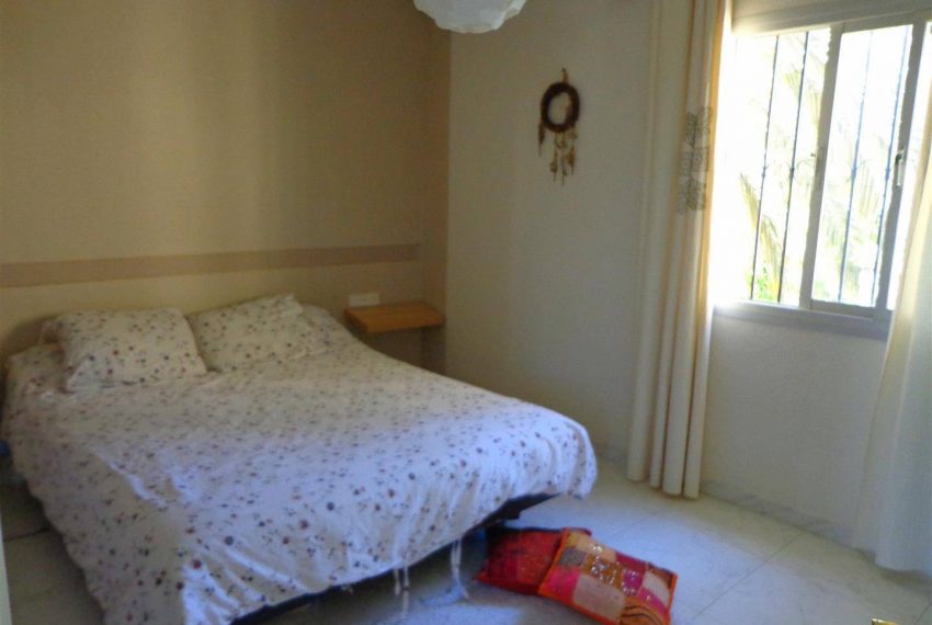 Villa-i-Calahonda-til-salg-bedroom1