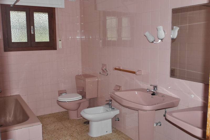 Villa-til-salg-i-Elviria-Marbella-bathroom