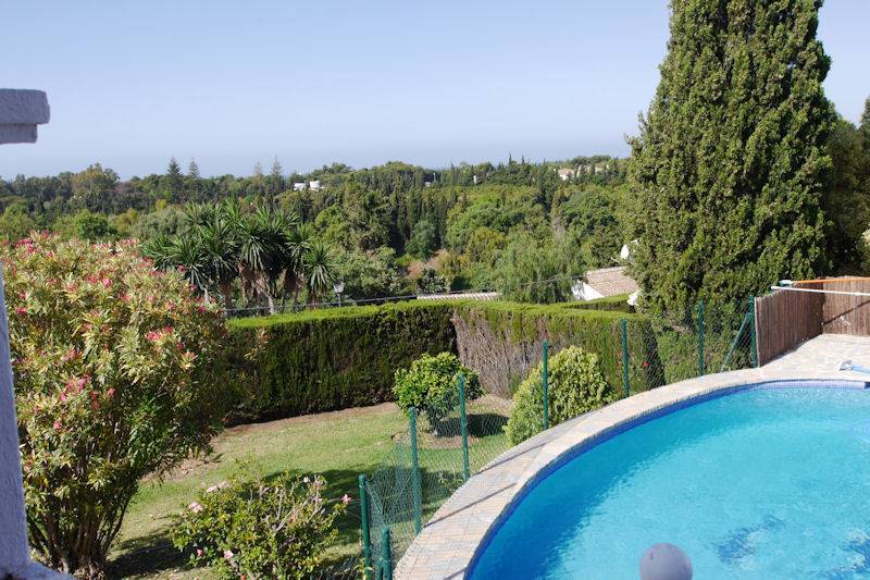 Villa-til-salg-i-Elviria-Marbella-view