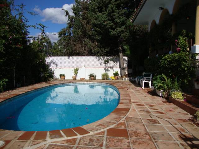 Villa-til-salg-i-Rivieria-del-Sol-pool